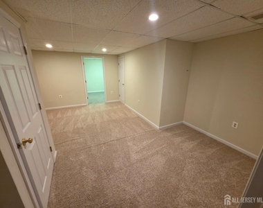 1301 Dahlia Circle - Photo Thumbnail 23