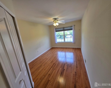 1301 Dahlia Circle - Photo Thumbnail 16
