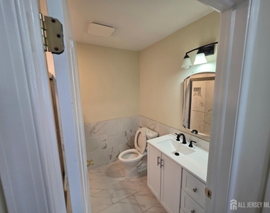 1301 Dahlia Circle - Photo Thumbnail 18