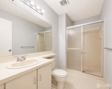 482 Danbury Lane - Photo Thumbnail 6