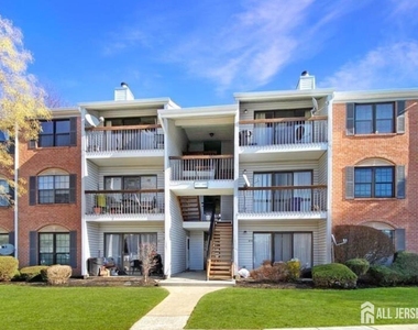 482 Danbury Lane - Photo Thumbnail 15