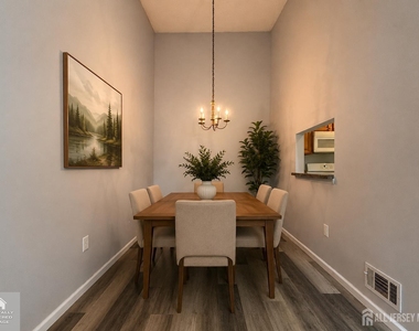 482 Danbury Lane - Photo Thumbnail 2