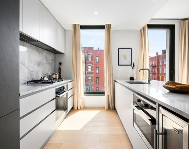 45 E 7th Street - Photo Thumbnail 4