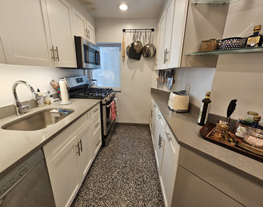 40 Central Park S - Photo Thumbnail 12