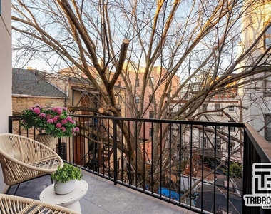 410 Lorimer Street - Photo Thumbnail 1
