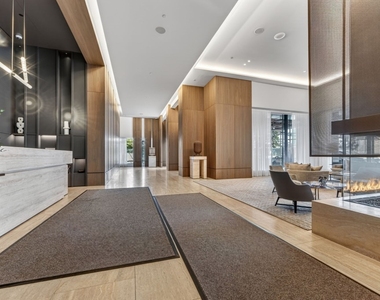 30 Riverside Boulevard - Photo Thumbnail 13