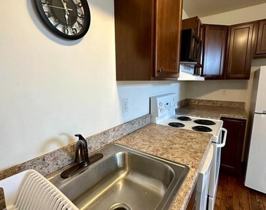 302 N Cameron Street - Photo Thumbnail 3