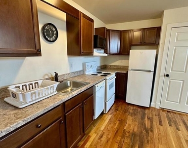 302 N Cameron Street - Photo Thumbnail 2