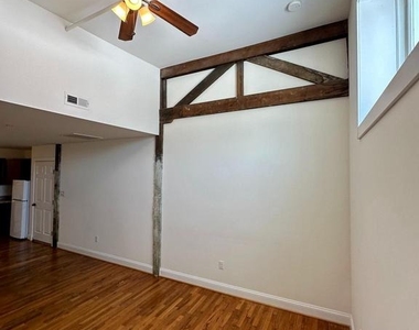 302 N Cameron Street - Photo Thumbnail 7