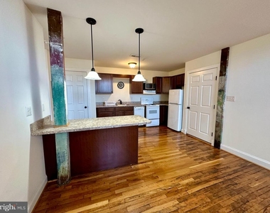 302 N Cameron Street - Photo Thumbnail 1