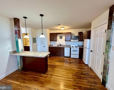 302 N Cameron Street - Photo Thumbnail 4
