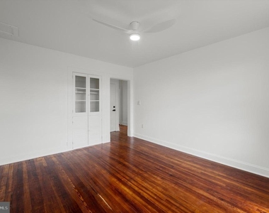 422 Clifford Street W - Photo Thumbnail 7