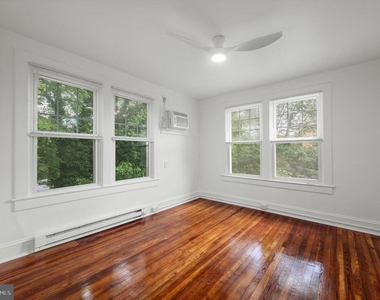 422 Clifford Street W - Photo Thumbnail 8