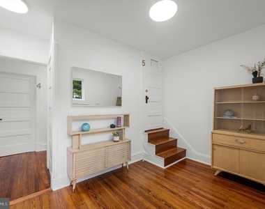 422 Clifford Street W - Photo Thumbnail 1