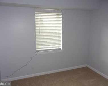 100 Chesterfield Lane - Photo Thumbnail 15