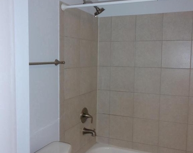 100 Chesterfield Lane - Photo Thumbnail 13