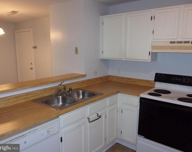 100 Chesterfield Lane - Photo Thumbnail 1