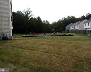100 Chesterfield Lane - Photo Thumbnail 18