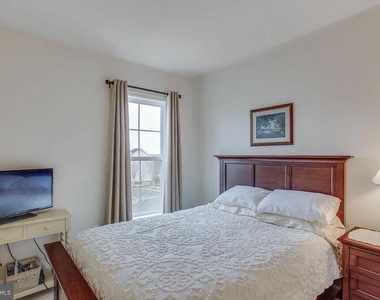 216 Apricot Street - Photo Thumbnail 14