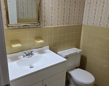 439 Ridgemore - Photo Thumbnail 7