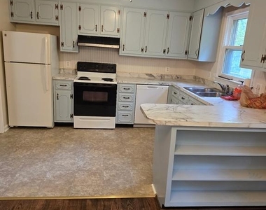 439 Ridgemore - Photo Thumbnail 5