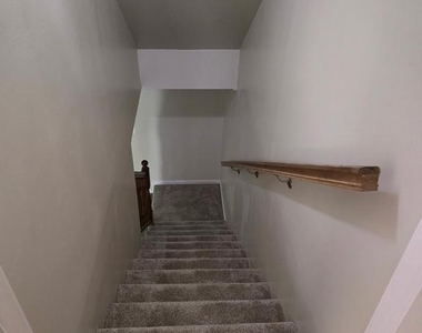 439 Ridgemore - Photo Thumbnail 8