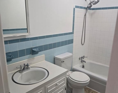 439 Ridgemore - Photo Thumbnail 14