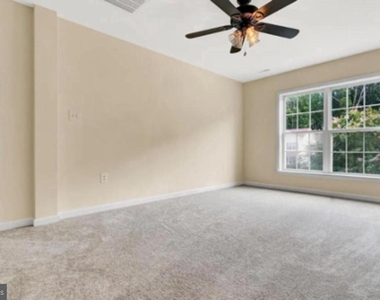 109 Olympic Drive - Photo Thumbnail 15