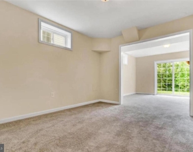 109 Olympic Drive - Photo Thumbnail 10