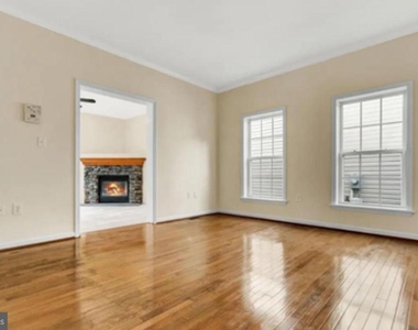 109 Olympic Drive - Photo Thumbnail 9