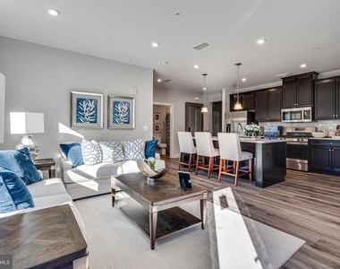 46320 Mount Milstead Terrace - Photo Thumbnail 3
