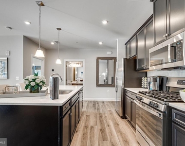 46320 Mount Milstead Terrace - Photo Thumbnail 7