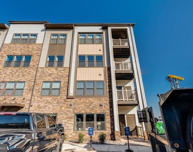 46320 Mount Milstead Terrace - Photo Thumbnail 16