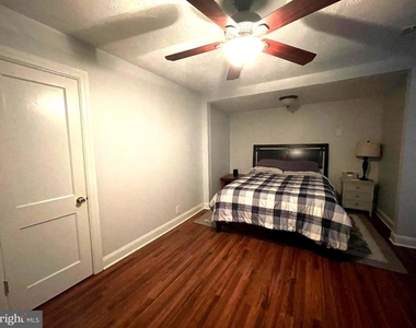 6062 Potomac Drive - Photo Thumbnail 10