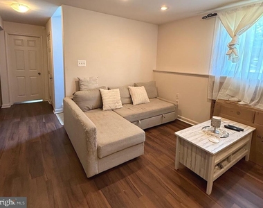 4743 Pomegranate Court - Photo Thumbnail 11