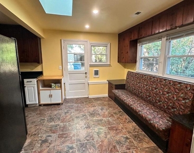 8334 Idylwood Road - Photo Thumbnail 21