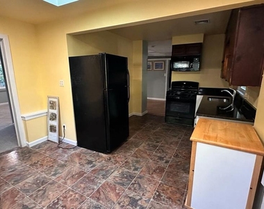 8334 Idylwood Road - Photo Thumbnail 20