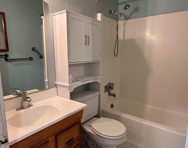 8334 Idylwood Road - Photo Thumbnail 15