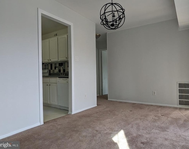 2903 Charing Cross Road - Photo Thumbnail 9
