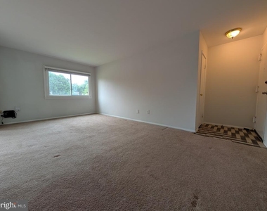 2903 Charing Cross Road - Photo Thumbnail 2