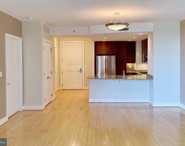 8220 Crestwood Heights Drive - Photo Thumbnail 9