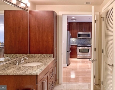 8220 Crestwood Heights Drive - Photo Thumbnail 10