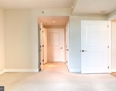 8220 Crestwood Heights Drive - Photo Thumbnail 14
