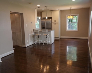 2006 Griffith Road - Photo Thumbnail 1