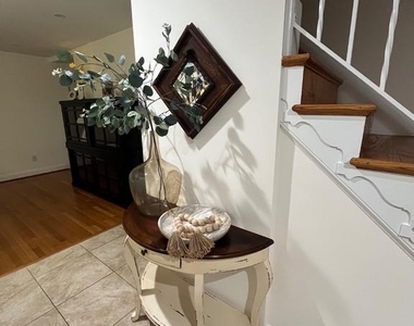304 Old Courthouse Road Ne - Photo Thumbnail 6