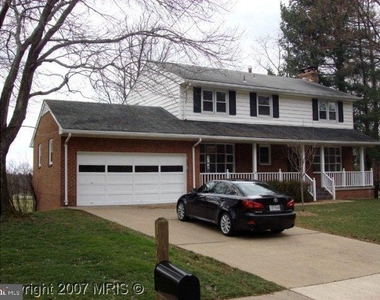 304 Old Courthouse Road Ne - Photo Thumbnail 3