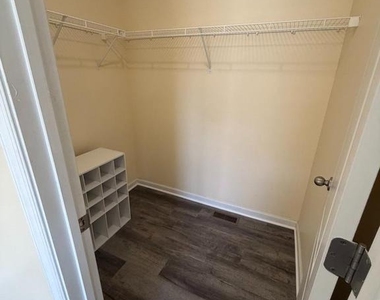 180 Schramm - Photo Thumbnail 6