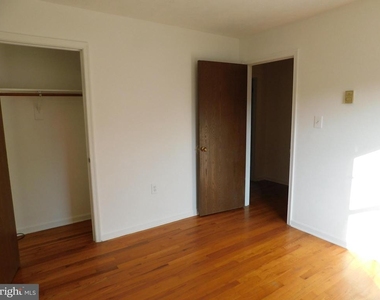 230 Waterford Lane - Photo Thumbnail 10