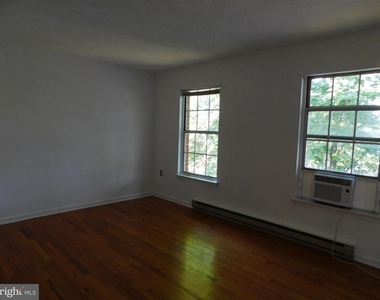 230 Waterford Lane - Photo Thumbnail 8