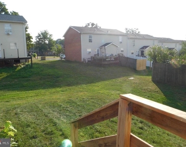 230 Waterford Lane - Photo Thumbnail 16
